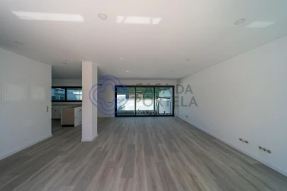 Moradia T4 para Venda em Montenegro