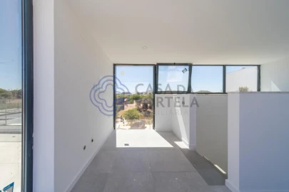 Moradia T4 para Venda em Montenegro