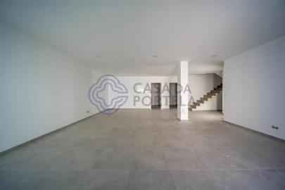 Moradia T4 para Venda em Montenegro
