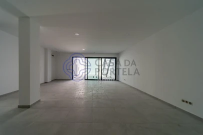 Moradia T4 para Venda em Montenegro