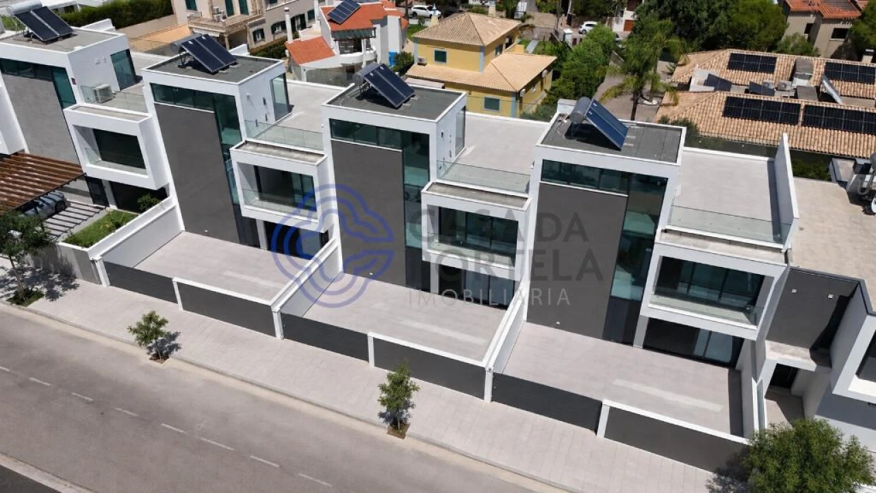Moradia T4 para Venda em Montenegro Foto 57