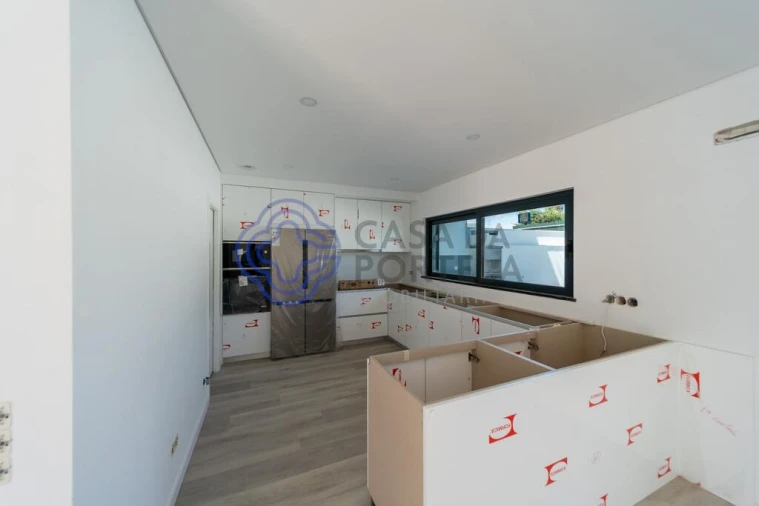 Moradia T4 para Venda em Montenegro Foto 11