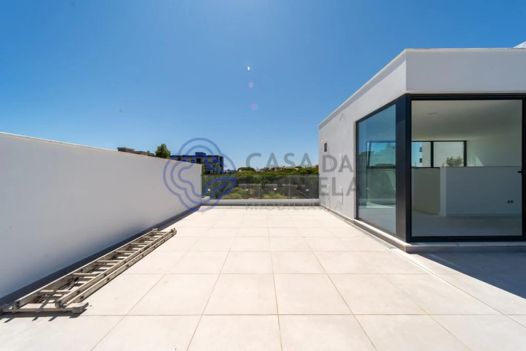 Moradia T4 para Venda em Montenegro Foto 40