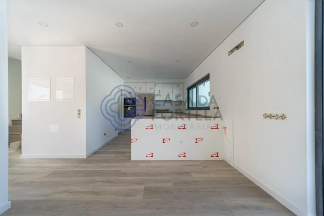 Moradia T4 para Venda em Montenegro Foto 10