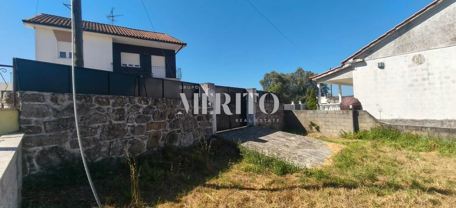 Terreno para Venda em Alvarães Foto 1