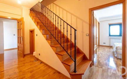 Apartamento T4 para Venda em Santa Comba Dão e Couto do Mosteiro