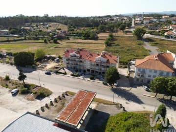 Apartamento T4 para Venda em Santa Comba Dão e Couto do Mosteiro