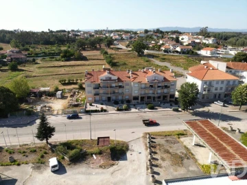 Apartamento T4 para Venda em Santa Comba Dão e Couto do Mosteiro