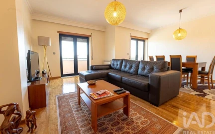 Apartamento T4 para Venda em Santa Comba Dão e Couto do Mosteiro