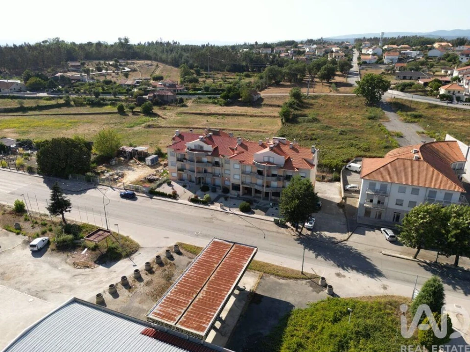 Apartamento T4 para Venda em Santa Comba Dão e Couto do Mosteiro Foto 31