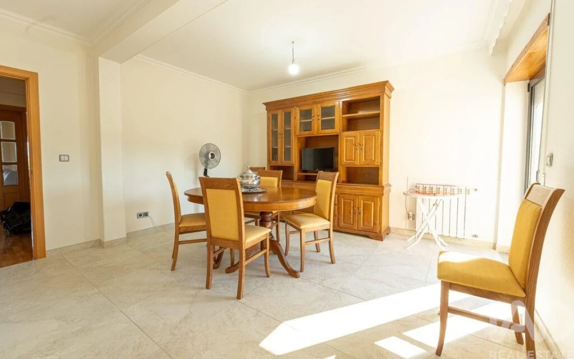 Apartamento T4 para Venda em Santa Comba Dão e Couto do Mosteiro Foto 7