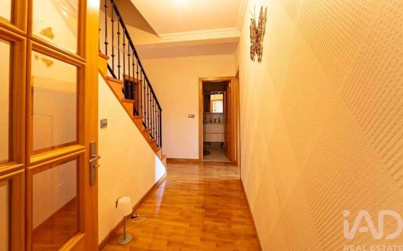 Apartamento T4 para Venda em Santa Comba Dão e Couto do Mosteiro Foto 14