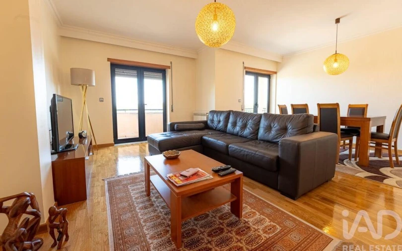 Apartamento T4 para Venda em Santa Comba Dão e Couto do Mosteiro Foto 3