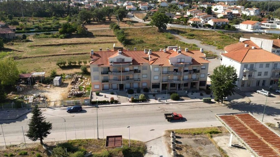 Apartamento T4 para Venda em Santa Comba Dão e Couto do Mosteiro