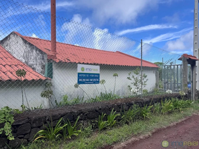 Moradia T2 para Venda em Capelo Foto 47