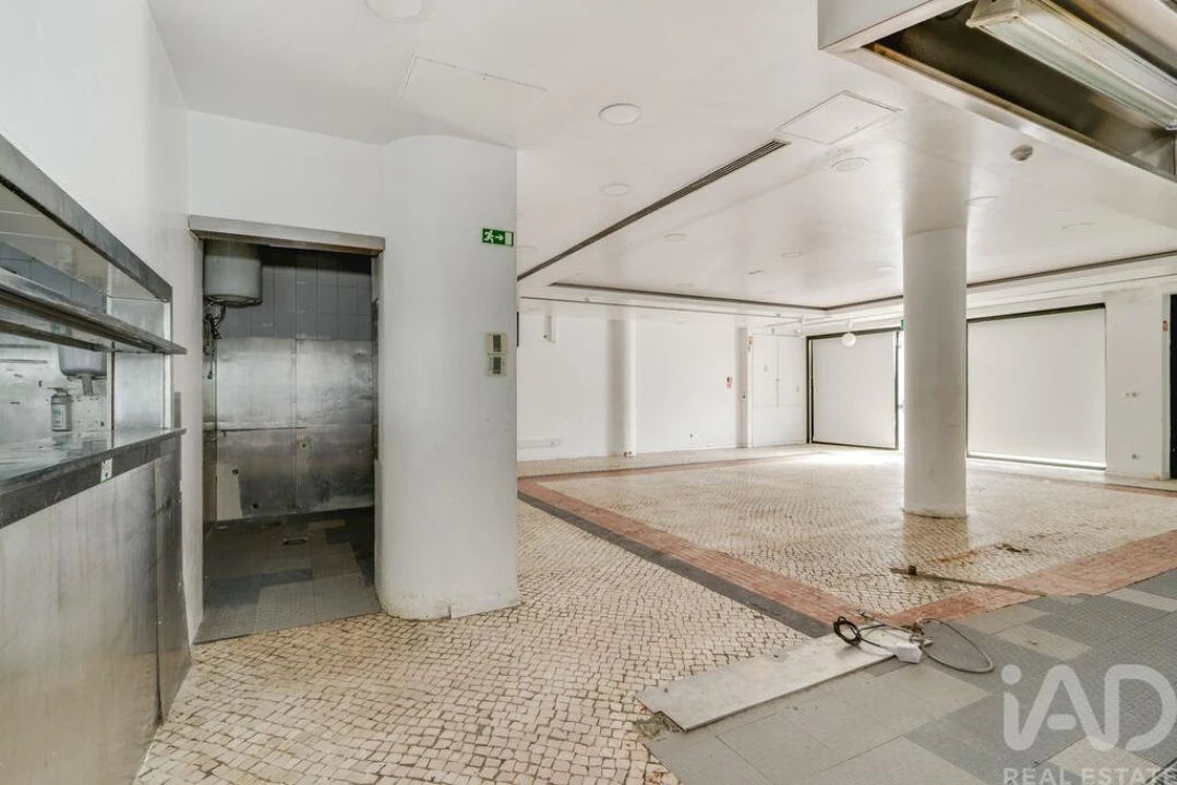 Loja para Arrendamento em Alvalade Foto 7