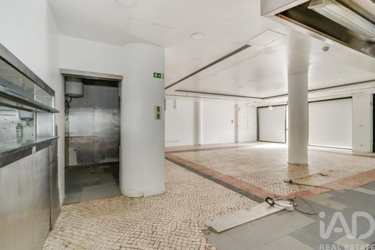 Loja para Arrendamento em Alvalade Foto 7