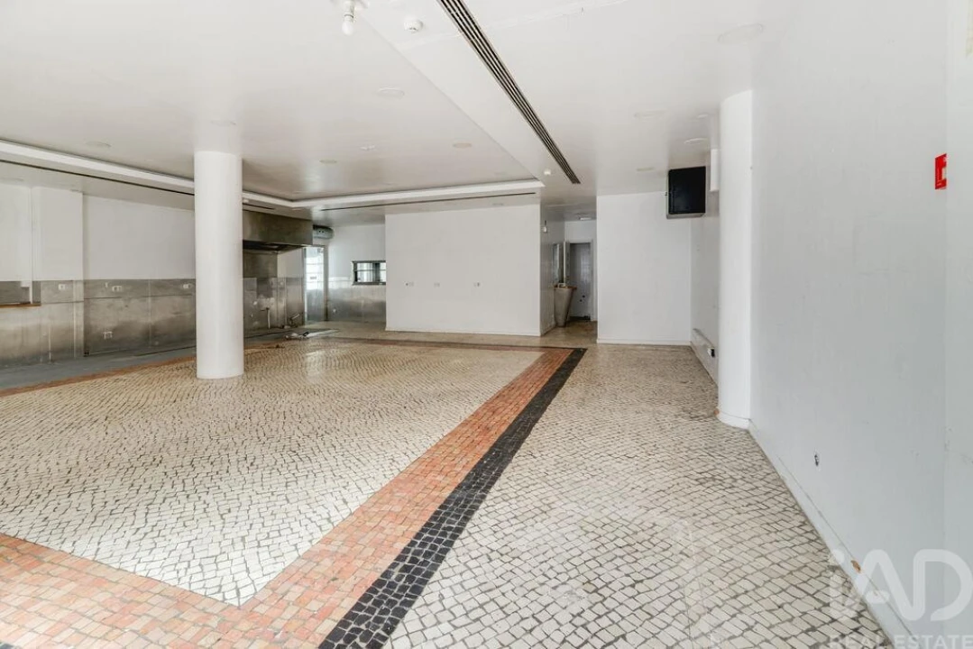 Loja para Arrendamento em Alvalade Foto 4