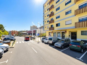 Negócio para Venda em Queluz e Belas