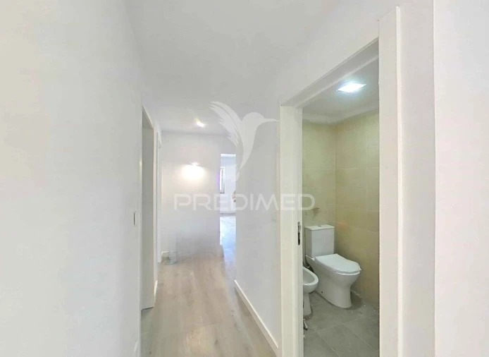 Apartamento T2 para Venda em Almargem do Bispo, Pêro Pinheiro e Montelavar Foto 5