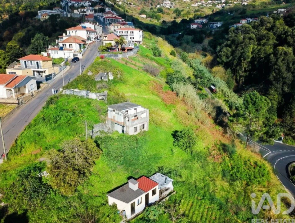 Terreno para Venda em Arco da Calheta Foto 3