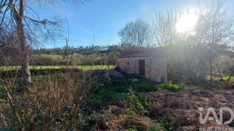Moradia para Venda em Santiago e São Simão de Litém e Albergaria dos Doze