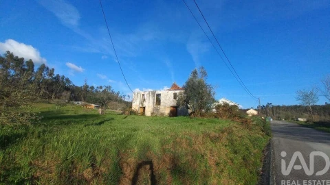 Moradia para Venda em Santiago e São Simão de Litém e Albergaria dos Doze