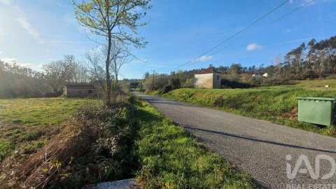 Moradia para Venda em Santiago e São Simão de Litém e Albergaria dos Doze