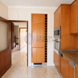 Moradia T4 para Venda em Madalena