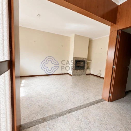 Moradia T4 para Venda em Madalena Foto 5