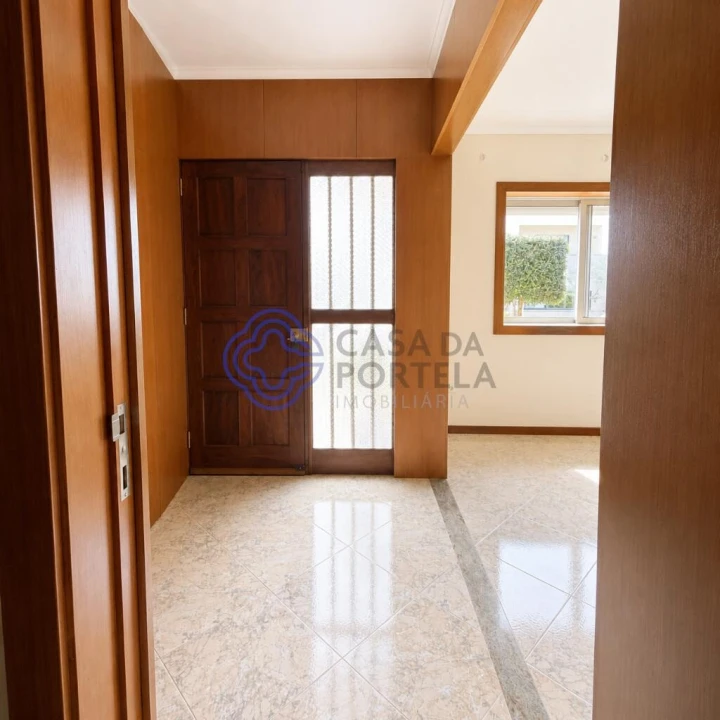 Moradia T4 para Venda em Madalena Foto 3