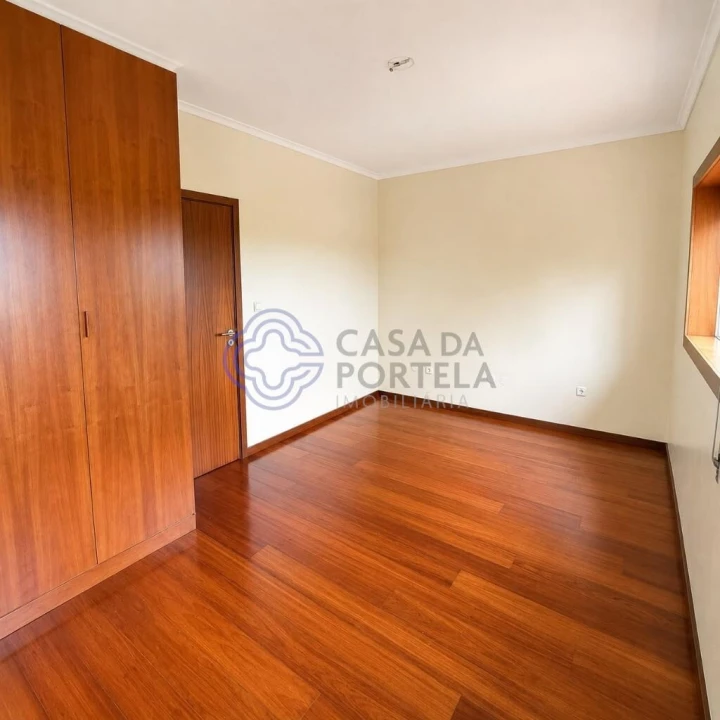 Moradia T4 para Venda em Madalena Foto 17