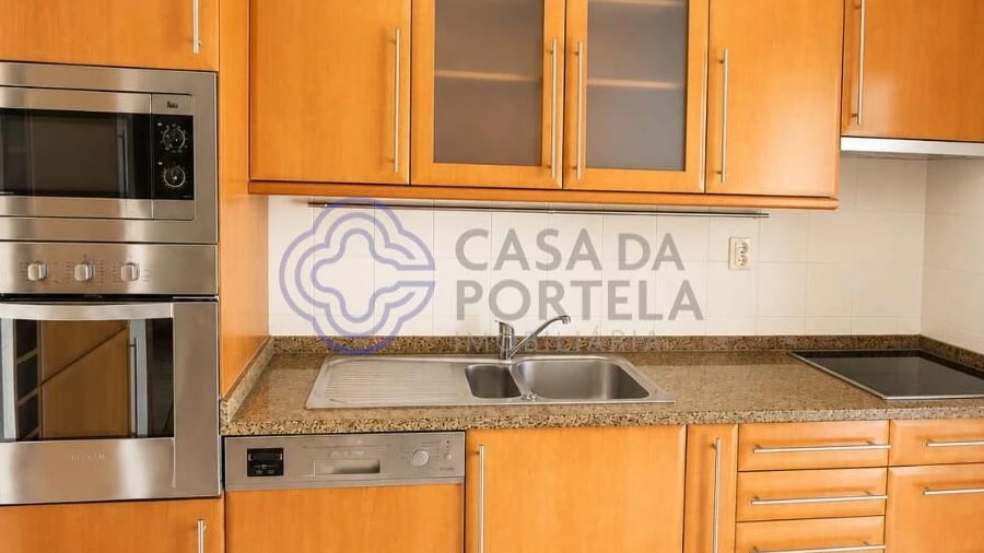 Moradia T4 para Venda em Madalena