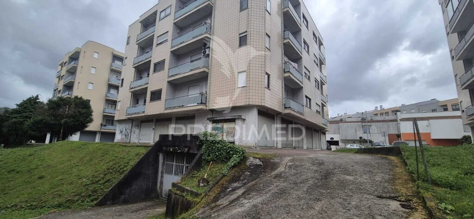 Armazém para Venda em Real, Dume e Semelhe Foto 1