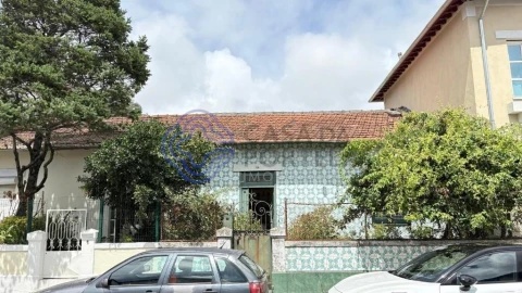 Moradia T2 para Venda em Lordelo do Ouro e Massarelos