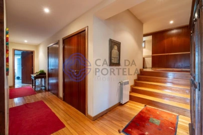 Moradia T5 para Venda em Lagares e Figueira