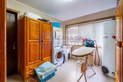 Moradia T5 para Venda em Lagares e Figueira