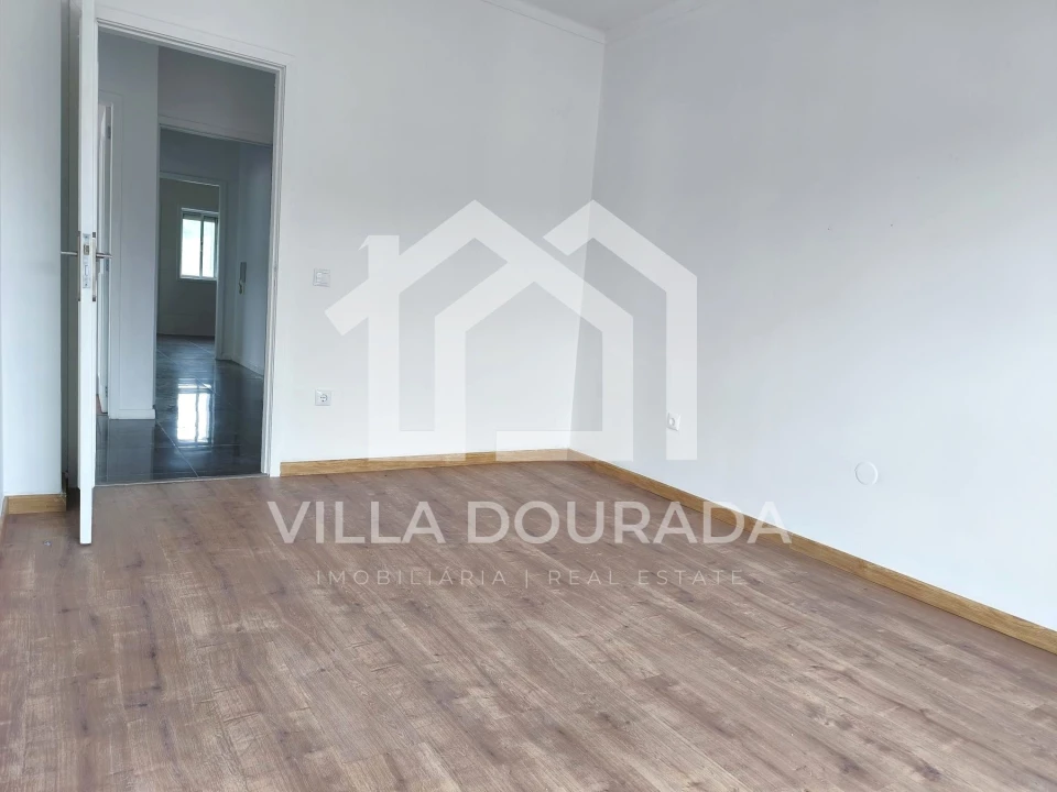 Apartamento T3 para Venda em Fânzeres e São Pedro da Cova Foto 14