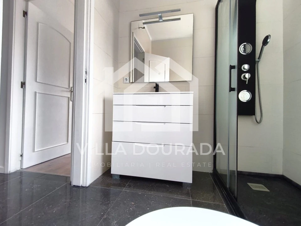 Apartamento T3 para Venda em Fânzeres e São Pedro da Cova Foto 16