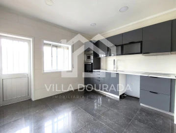 Apartamento T3 para Venda em Fânzeres e São Pedro da Cova