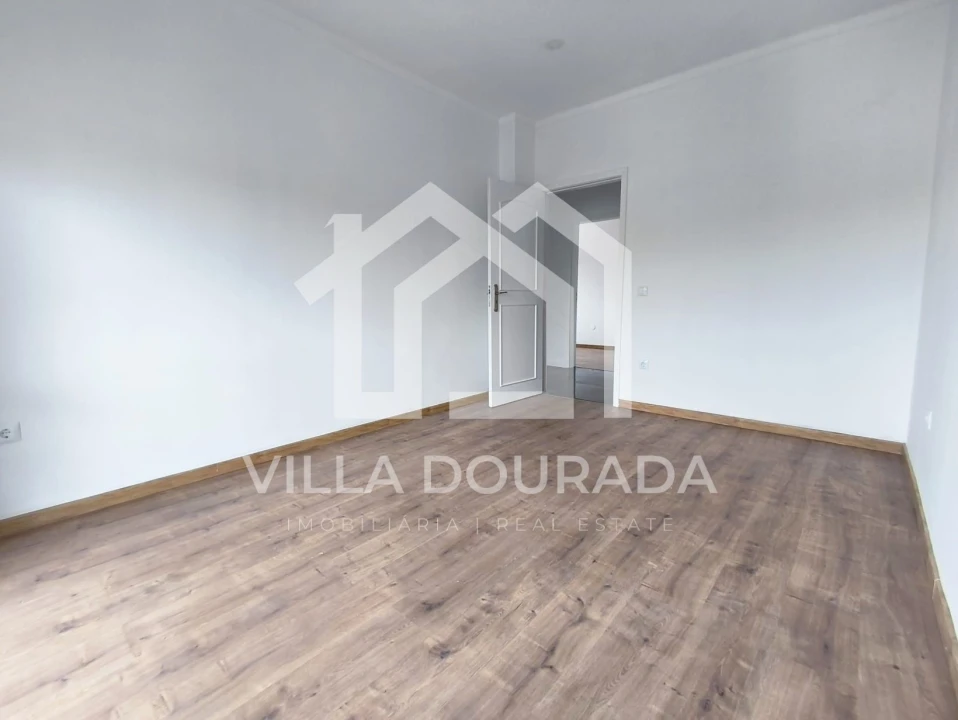 Apartamento T3 para Venda em Fânzeres e São Pedro da Cova Foto 9