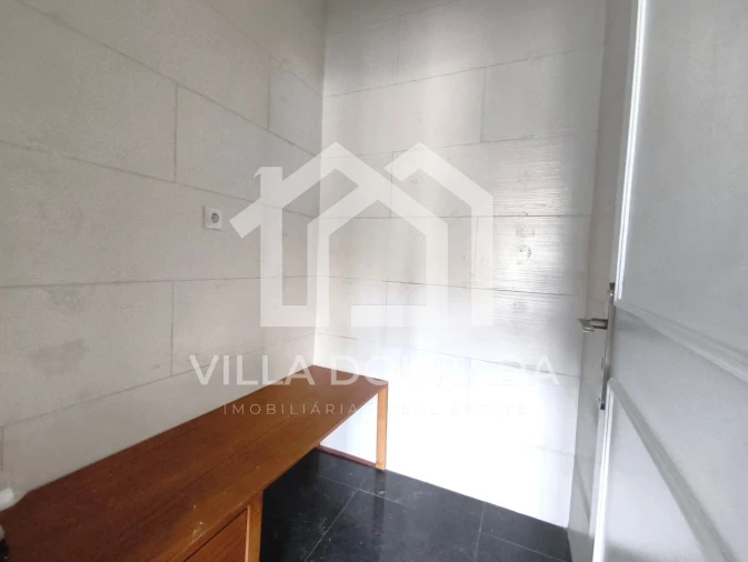 Apartamento T3 para Venda em Fânzeres e São Pedro da Cova Foto 22
