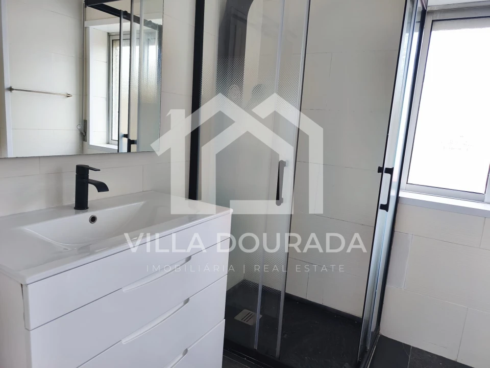 Apartamento T3 para Venda em Fânzeres e São Pedro da Cova Foto 17