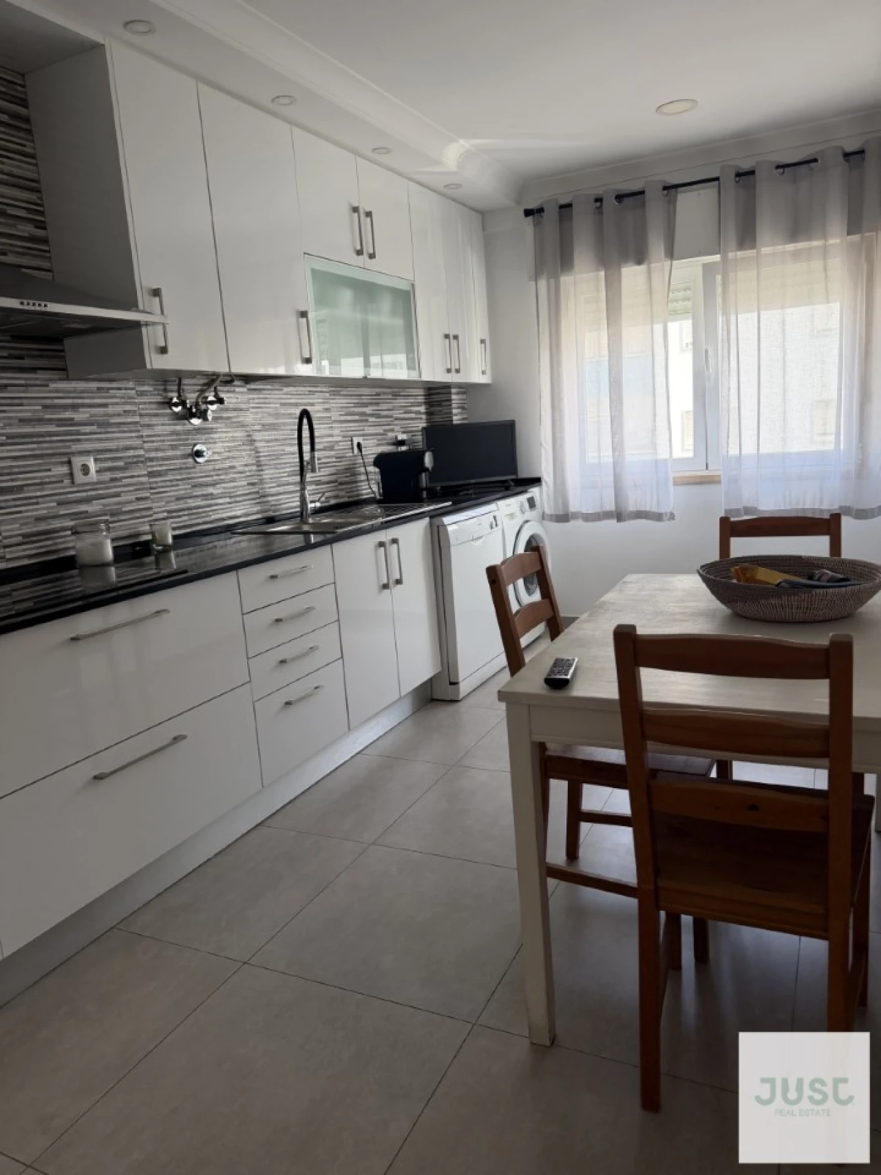 Apartamento T3 para Venda em Seixal, Arrentela e Aldeia de Paio Pires Foto 4