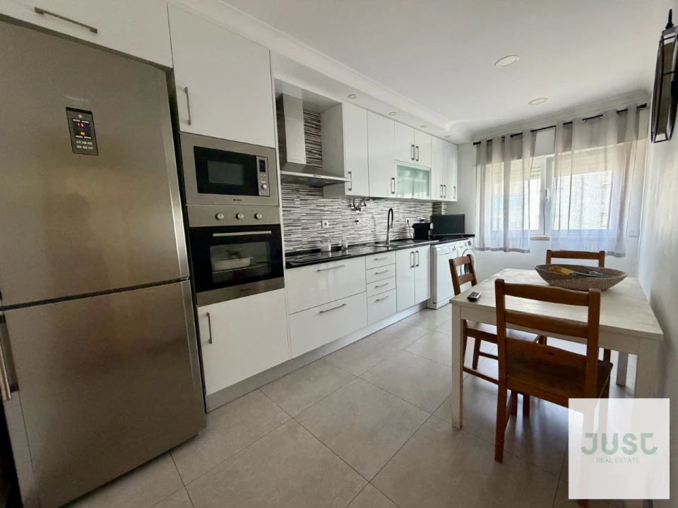 Apartamento T3 para Venda em Seixal, Arrentela e Aldeia de Paio Pires Foto 6