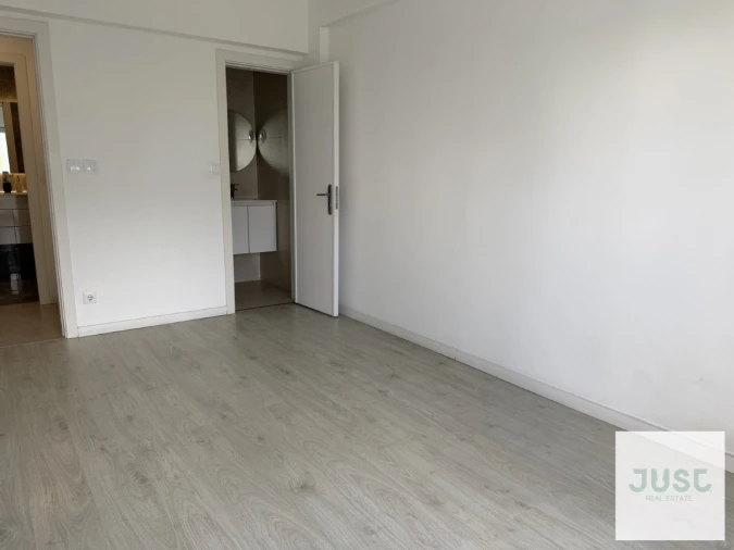 Apartamento T3 para Venda em Seixal, Arrentela e Aldeia de Paio Pires Foto 27