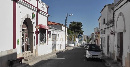 Moradia T4 para Venda em Santa Barbara de Nexe