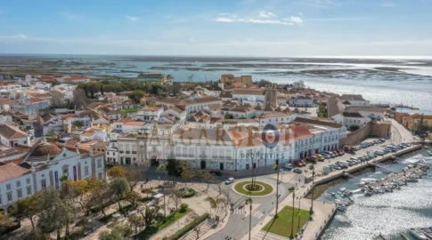 Moradia T4 para Venda em Santa Barbara de Nexe