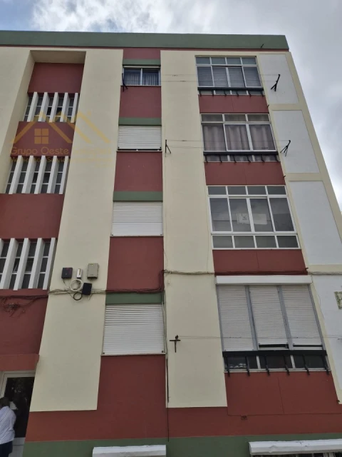 Apartamento T1 para Venda em Águas Livres