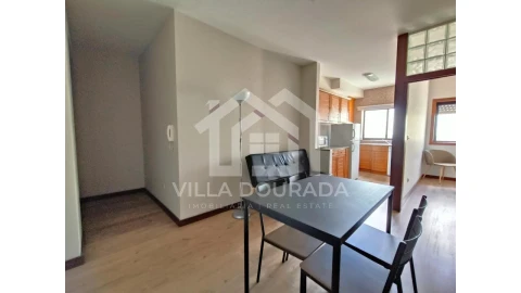 Apartamento T1 para Arrendamento em Mafamude e Vilar do Paraíso